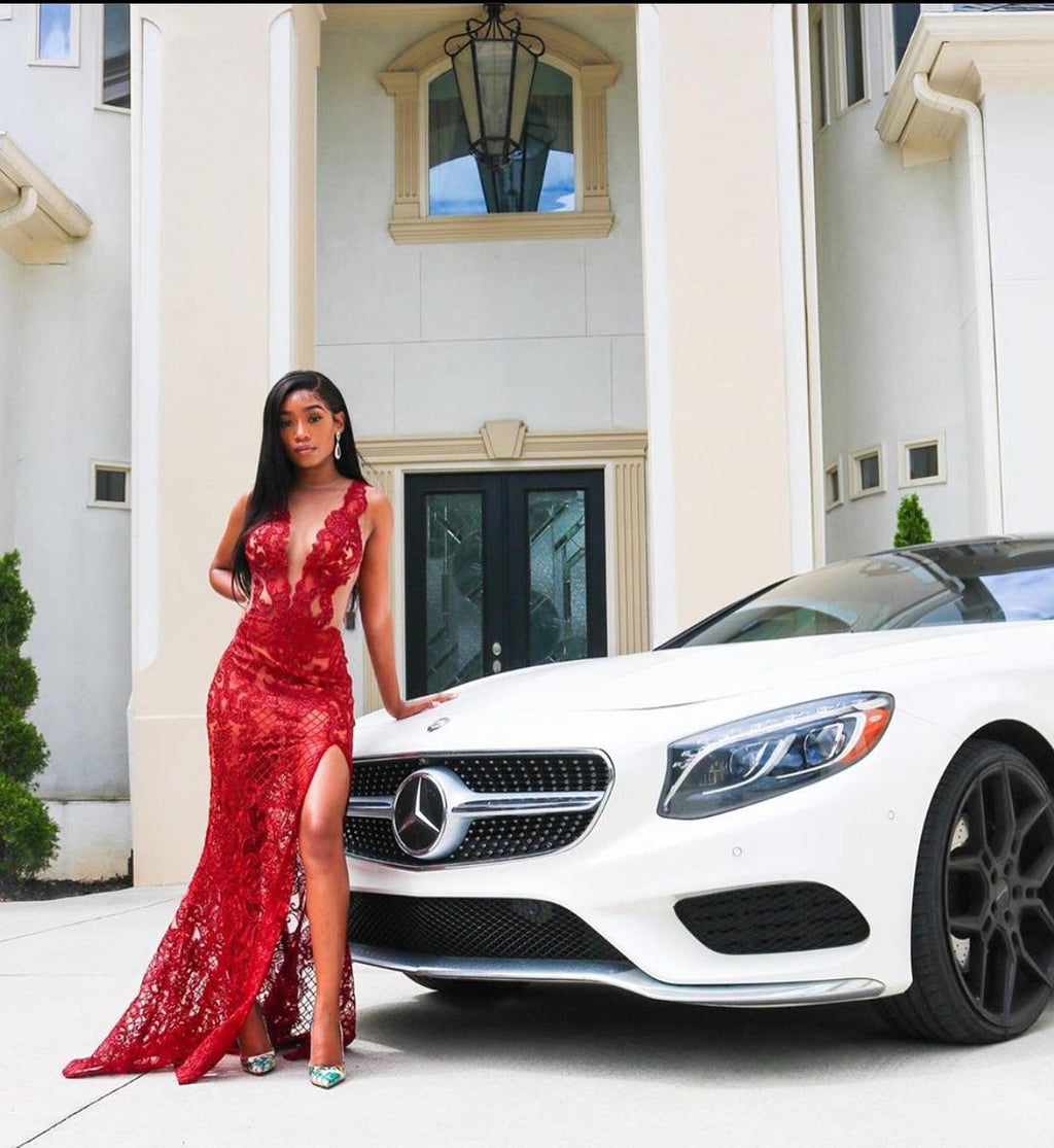 Sexy Langes Meerjungfrau-Bateau-Spitzen-Ballkleid in Burgunderrot mit Schlitz