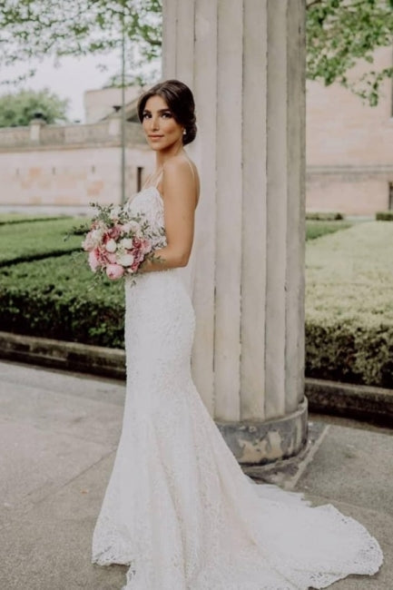Vestidos de novia sexys de encaje sirena sin mangas con tirantes finos y cola capilla 