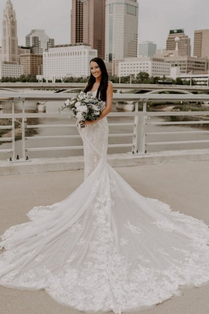 Sexy Spaghetti Strap Sleeveless Mermaid Lace Wedding Dresses with Court Train