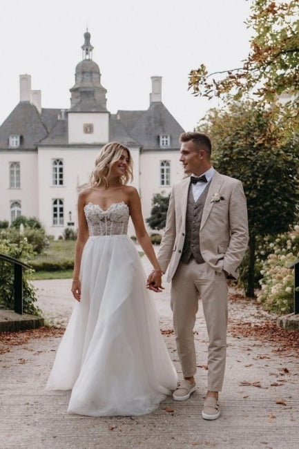 Sexy trägerloses, ärmelloses, säulenförmiges, bodenlanges Tüll-Brautkleid mit Applikationen 