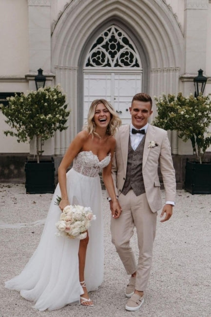 Sexy trägerloses, ärmelloses, säulenförmiges, bodenlanges Tüll-Brautkleid mit Applikationen 