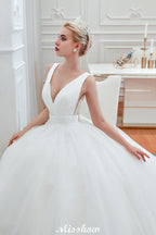 Sexy V-Ausschnitt Ärmelloses Prinzessin Frühlingshochzeitskleid | Weiße Brautkleider mit tiefem Rücken und Gürtel