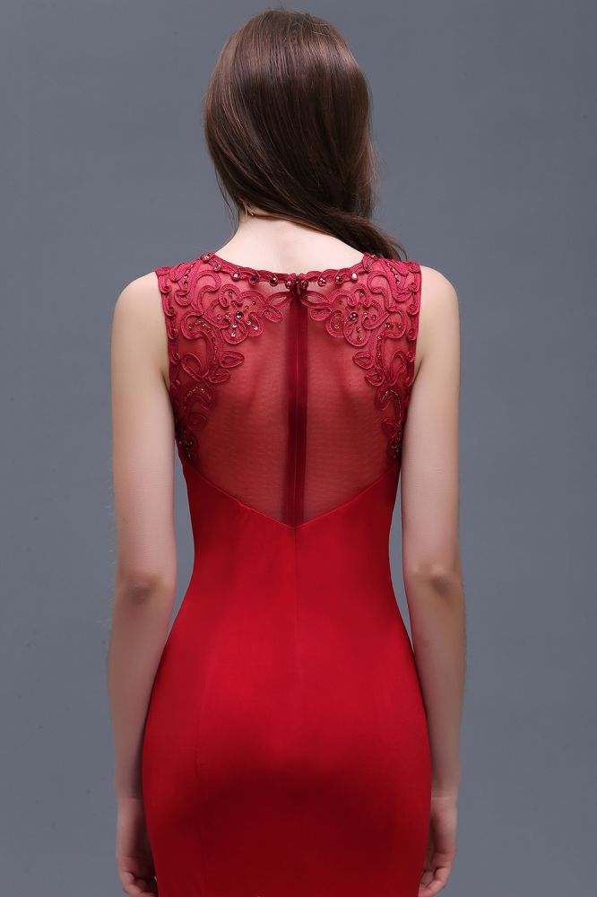 Bodenlanges, burgunderrotes Ballkleid mit Rundhalsausschnitt und Applikationen