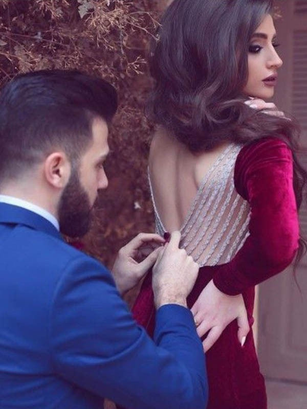 Vestidos de fiesta de terciopelo con mangas largas, joya, hasta el suelo y volantes