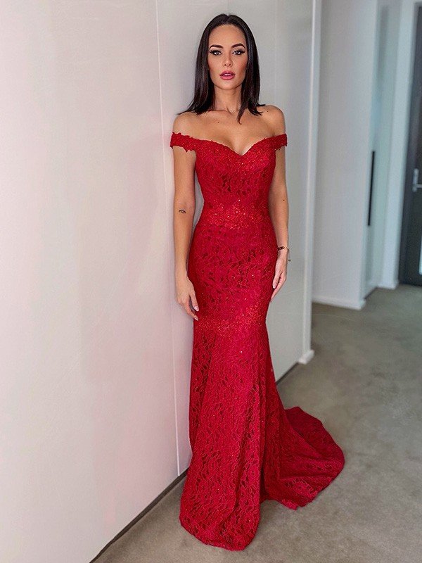 Etui-Linie/Säule Off-the-Shoulder Ärmellos Spitze Rüschen Ballkleider