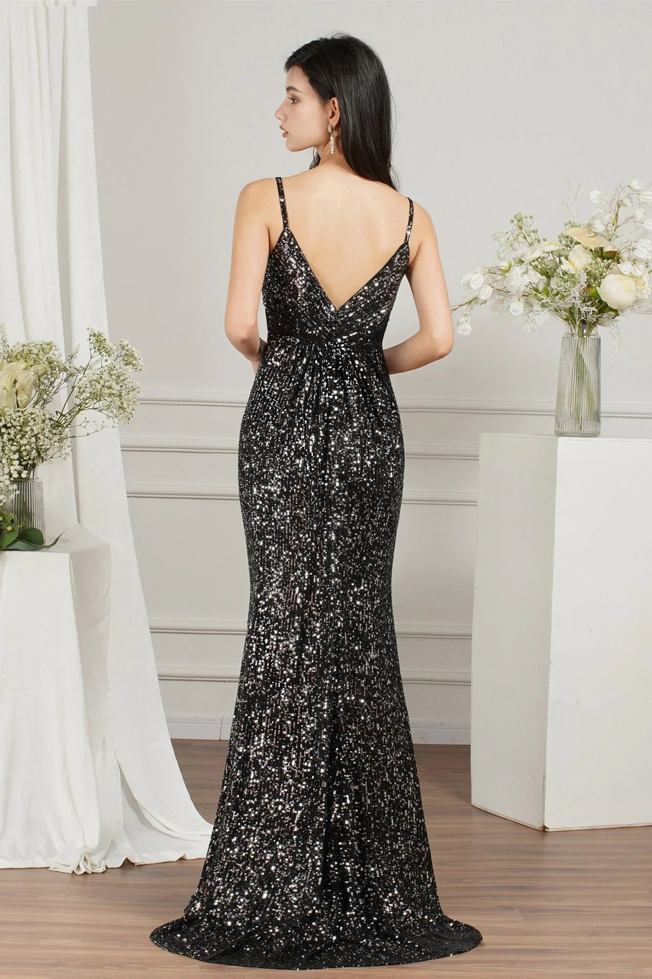 Vestido de Damas de Honra/Baile com Alças Finas de Lantejoulas Brilhantes, Decote em V e Comprimento até ao Chão, Modelo Sereia