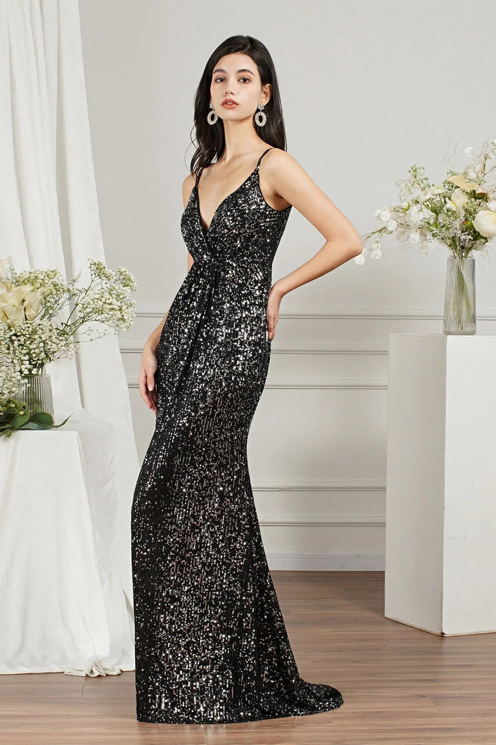 Vestido de Damas de Honra/Baile com Alças Finas de Lantejoulas Brilhantes, Decote em V e Comprimento até ao Chão, Modelo Sereia