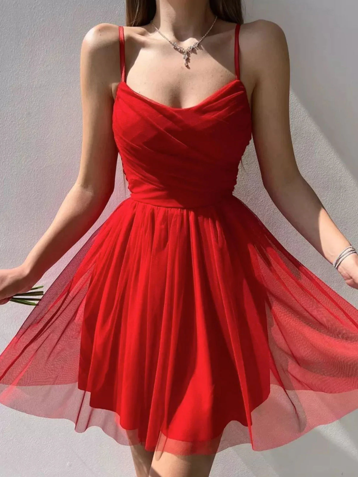 Robe courte en mousseline rouge, ligne A, décolleté cœur, bretelles fines, robe de bal de fin d'année