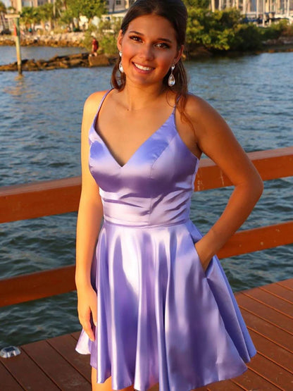Vestido de fiesta corto de satén con escote en V, corte A y bolsillos, color lila