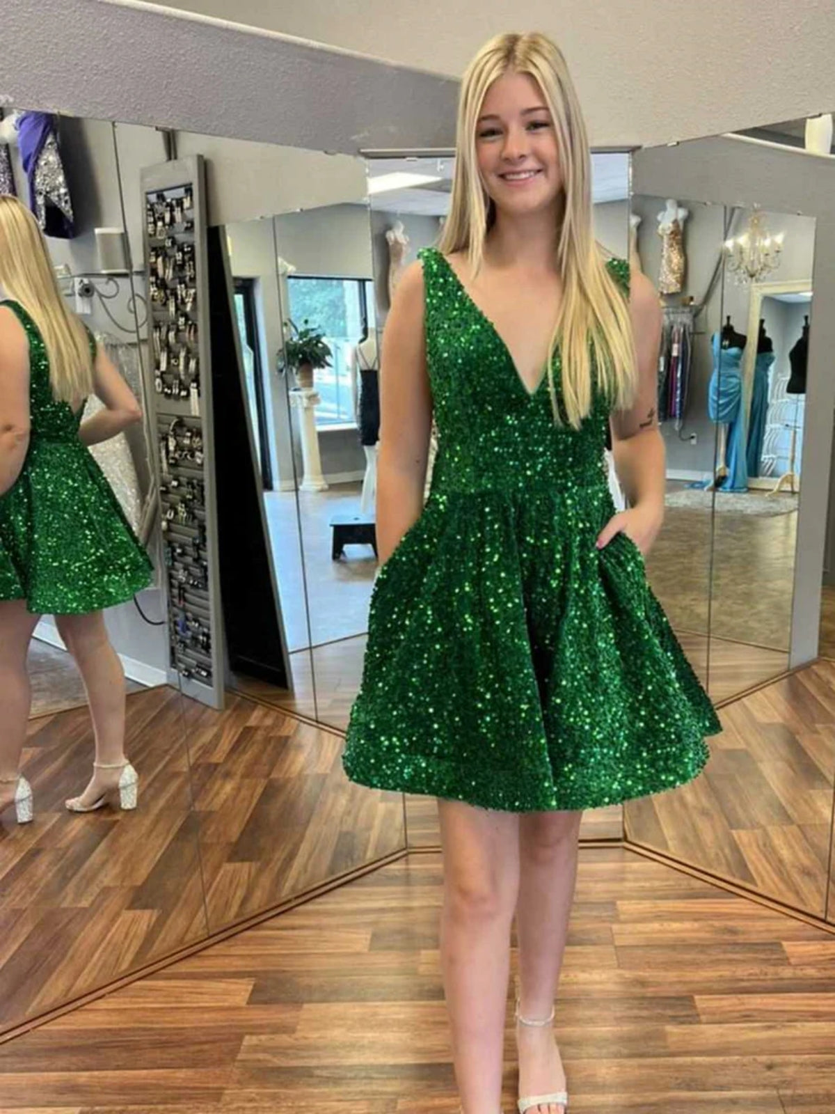 Robes courtes trapèze à col en V avec sequins pour bal de promo, avec poches