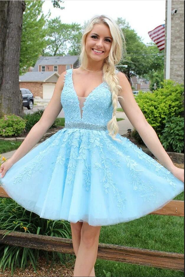 Robe de bal bleue en tulle, courte, décolleté en V, ligne A, dos en dentelle sans dos