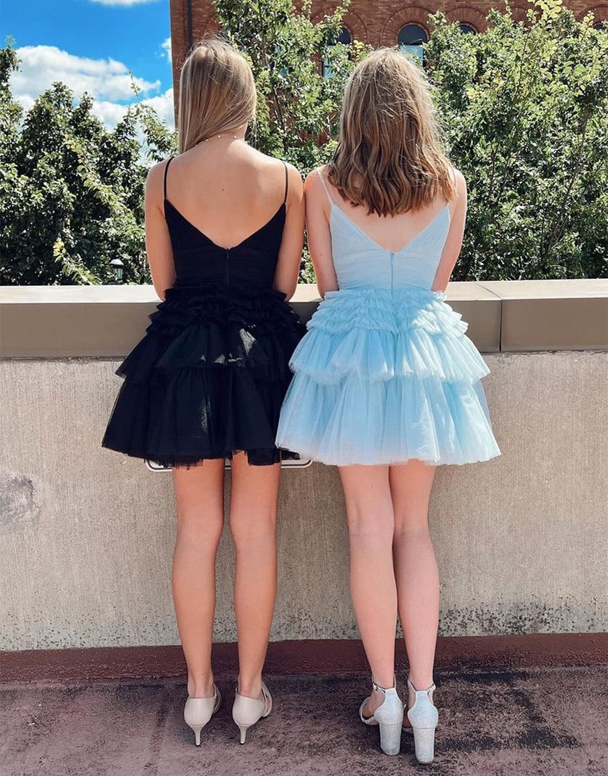 Vestido de fiesta con escote en V profundo y corte A con capas
