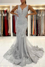 Vestido de Noite Prateado com Renda, Comprido, Sem Mangas e Corte Sereia
