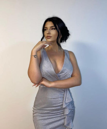 Silbernes langes Meerjungfrau-Ballkleid mit V-Ausschnitt und Rüschen und Glitzer