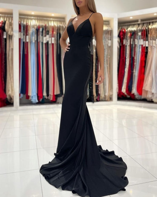 Vestidos de fiesta negros sencillos con corte sirena y tirantes finos