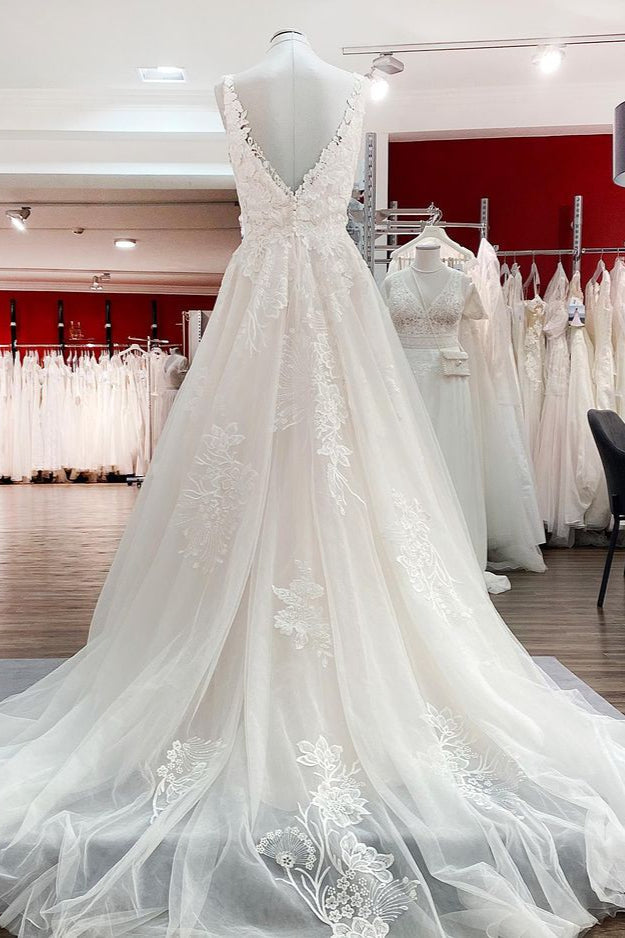 Robe de mariée simple longue en tulle, ligne A, col en V, appliques en dentelle, dos ouvert en dentelle