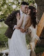 فساتين زفاف بسيطة طويلة على شكل حرف A برقبة على شكل V ودانتيل بدون ظهر