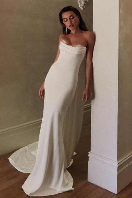 Robe de mariée longue simple ivoire sirène en satin sans bretelles avec dentelle