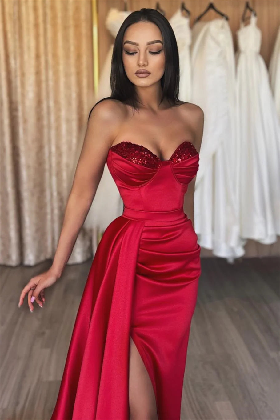 Vestido de fiesta sencillo, largo, rojo, con escote en forma de corazón y lentejuelas y abertura