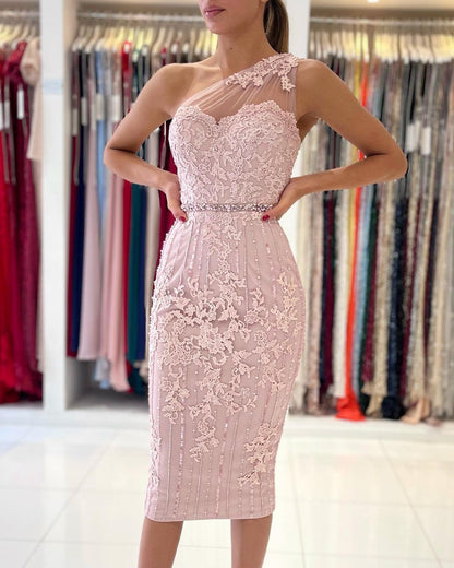 Einfaches Meerjungfrau-Kleid mit einer Schulter und floraler Spitze, kurz, formell