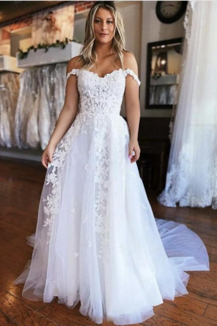 Robe de mariée simple, sans bretelles, en ligne A, à épaules dénudées, avec dentelle