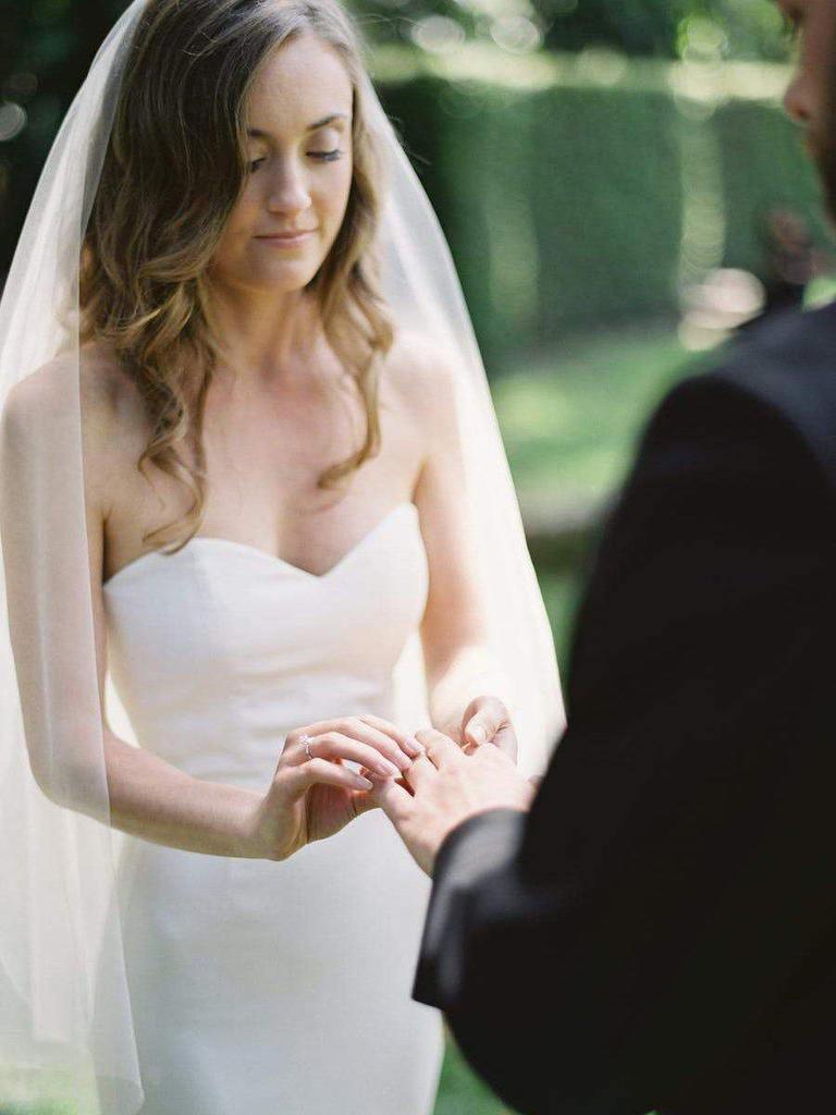 Abiti da sposa sirena semplici avorio con scollo a cuore