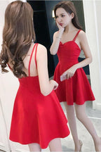 Vestidos de Cetim Vermelho com Alças Simples e Decote Coração para Festa de Regresso a Casa