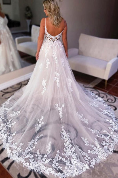 Einfaches rückenfreies A-Linien-Brautkleid mit Herzausschnitt und Spitze