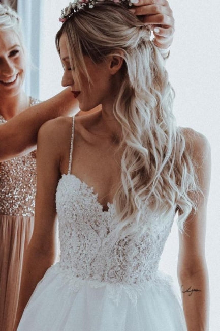Robes de mariée simples en ligne A sans manches à décolleté en cœur avec dentelle