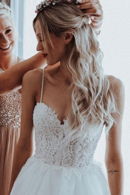 Einfaches ärmelloses A-Linien-Brautkleid mit Herzausschnitt und Spitze