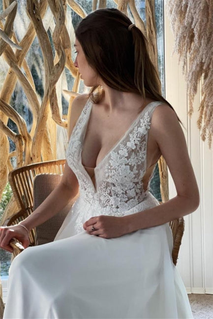 Robes de mariée blanches simples en mousseline, dos nu, coupe trapèze avec dentelle