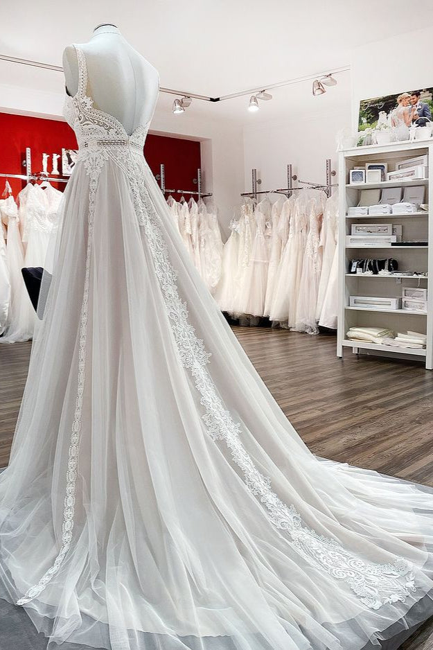 Robes de mariée longues simples en tulle avec dentelle et dos ouvert en ligne A