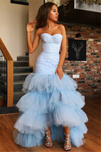 Vestido de Baile Sereia em Tule Azul Céu com Alças Assimétricas e Sem Ombros