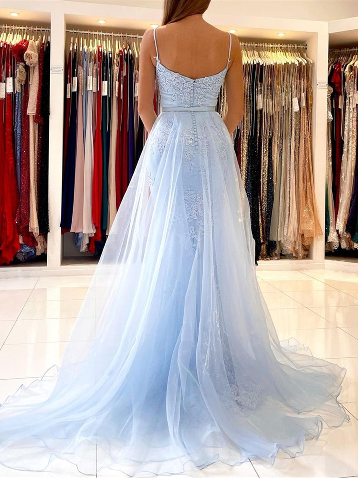 Abito da cerimonia lungo azzurro cielo a sirena con spalline sottili in tulle e pizzo