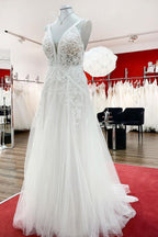 Ivory Lace Appliques Sleeveless A Line Church Wedding Dress With Built In Bra