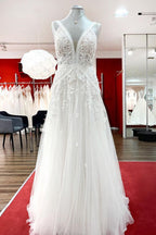 Ivory Lace Appliques Sleeveless A Line Church Wedding Dress With Built In Bra