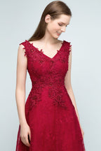 Ärmelloses A-Linien-Ballkleid mit Spitzenapplikationen und V-Ausschnitt und Kristallen