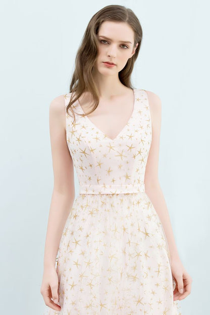 Sleeveless Long A-line V-neck Appliqued Tulle Prom Dresses