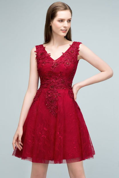 Vestidos de fiesta cortos sin mangas con escote en V, corte A y encaje con apliques de tul