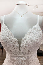 Sleeveless Tulle V Neck Lace Ruffles Wedding Dresses A Line Train