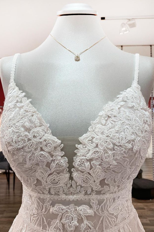 Sleeveless Tulle V Neck Lace Ruffles Wedding Dresses A Line Train