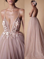 Spaghetti Strap Deep V Neck Beach Wedding Dresses With Applique