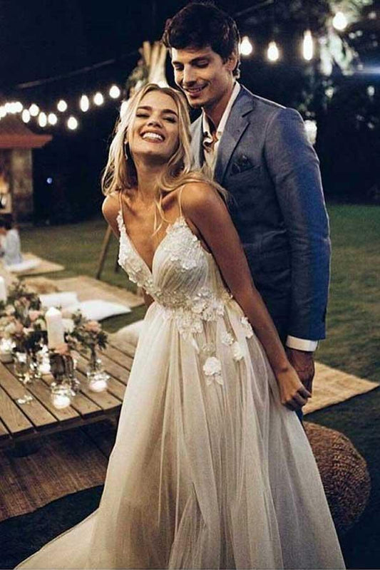 Spaghetti Strap V Neck Beach Wedding Dresses Backless Bridal Dresses