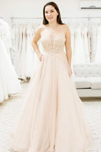 Abito da sposa con spalline sottili, scollo a V profondo e effetto vedo-through