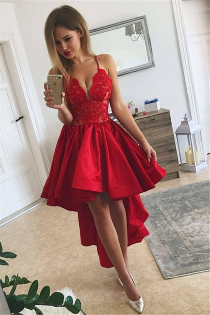 Vestido de fiesta rojo con tirantes finos, corte A, escote en V y encaje