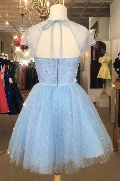 Hellblaues Homecoming-Kleid mit glitzernden Perlen und Flügelärmeln