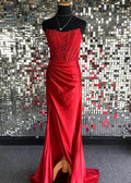 Arielle | Robe de bal en satin, corset sans bretelles, coupe fourreau avec fente