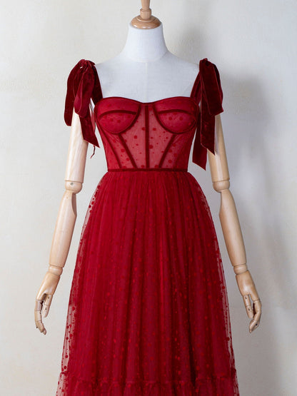 Vestido de fiesta largo de tul con lunares y corsé