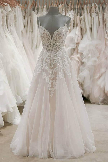 Träger V-Ausschnitt Strand Brautkleider Rückenfreies Elfenbein Tüll Brautkleid
