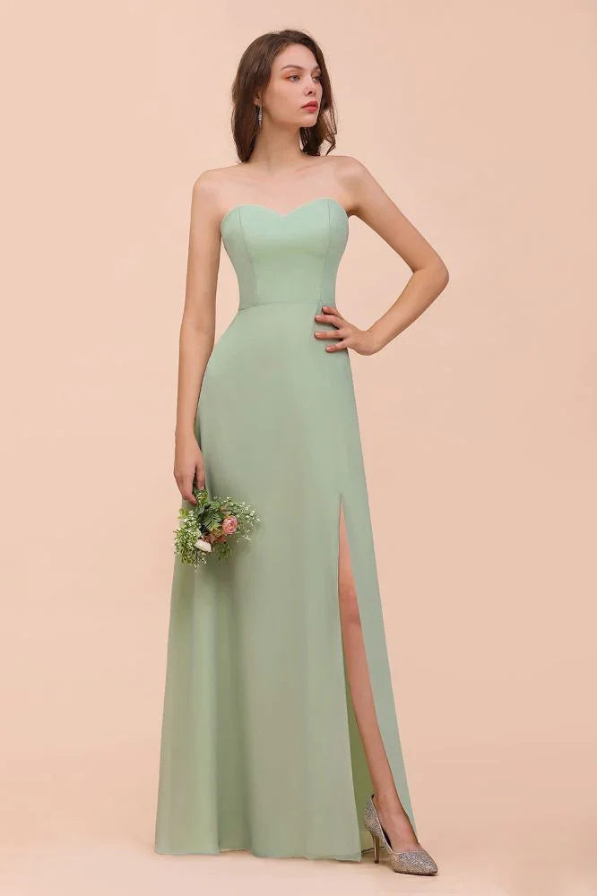 Abito da damigella d'onore elegante lungo in chiffon senza spalline